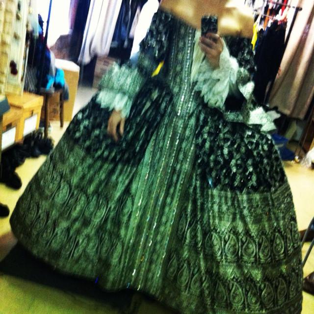 Ambur Braid getting fitted backstage (photo: Konigin der Nacht)