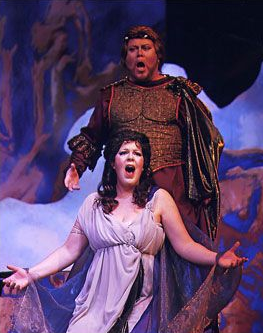 Wendy Nielsen as Ariadne in Calgary Opera's  2009  production of Strauss's Ariadne auf Naxos with Richard Margison as Bacchus (Photo: Trudie Lee)