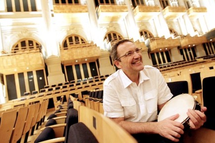 SÃO PAULO/SP - 28/09/2010 - 16h30 - CADERNO 2 - GOLIJOV - Compositor argentino, Osvaldo Golijov na sala São Paulo.